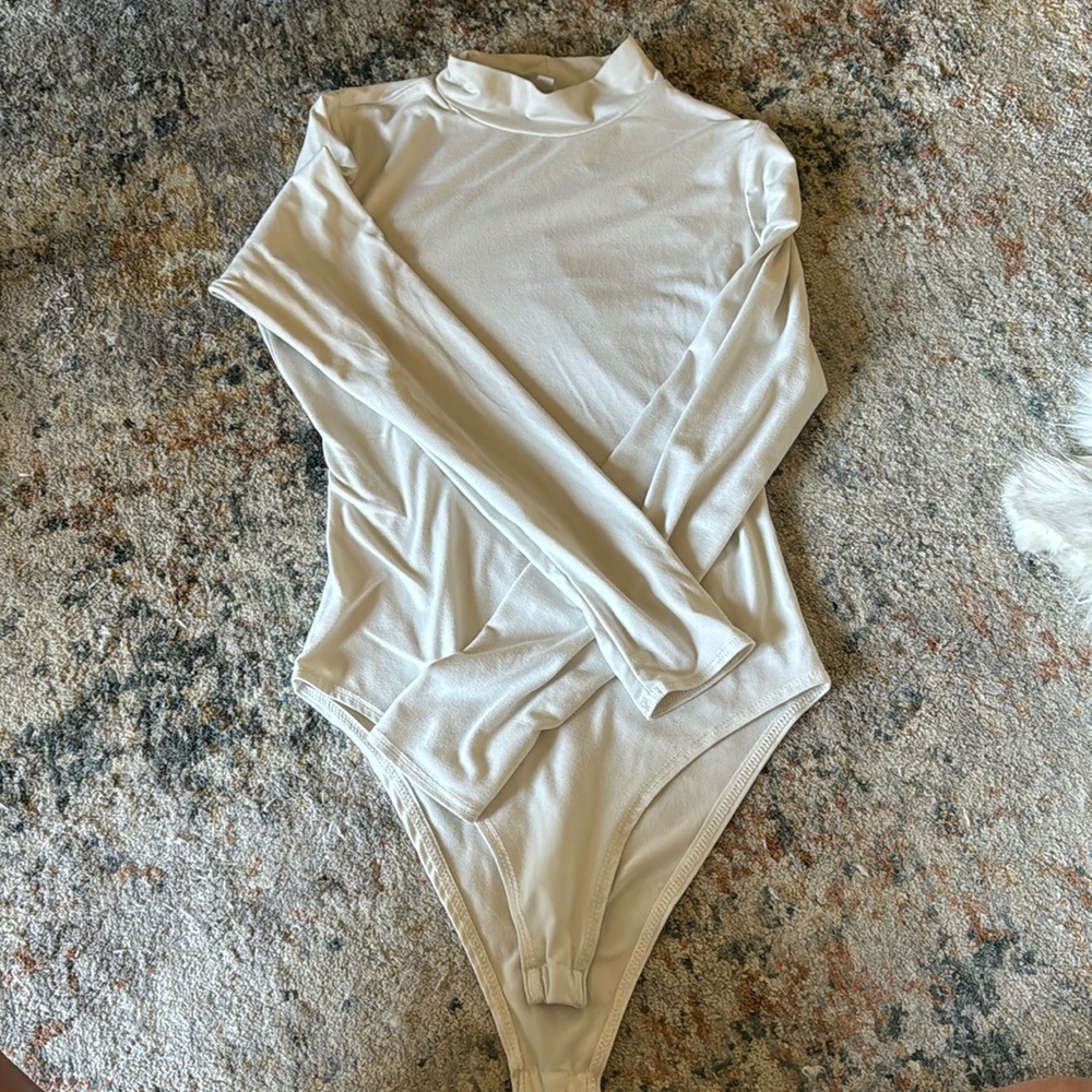 Mock turtleneck off white long sleeve body suit